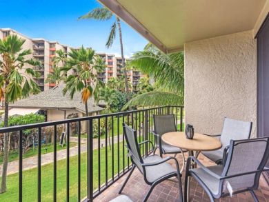 Sweeping Views From This 2 Bedroom Oceanfront Condo on Maui Sweeping Views From This 2 Bedroom Oceanfront Condo on Maui